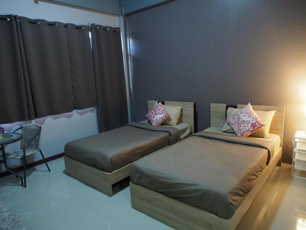 Sriyanar Place Bangkok Buitenkant foto