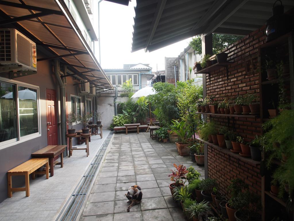 Sriyanar Place Bangkok Buitenkant foto