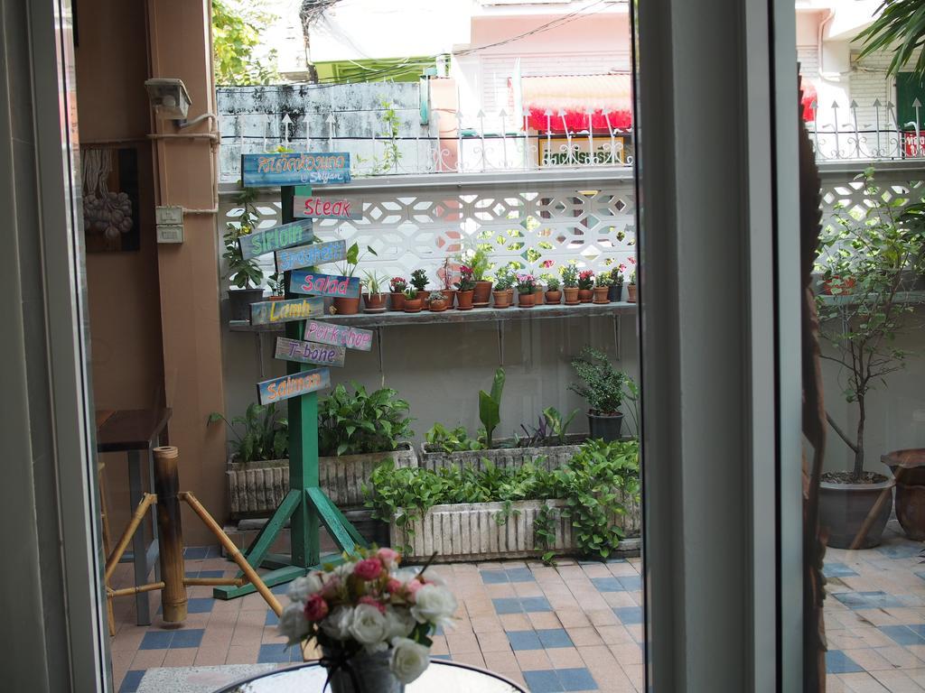 Sriyanar Place Bangkok Buitenkant foto